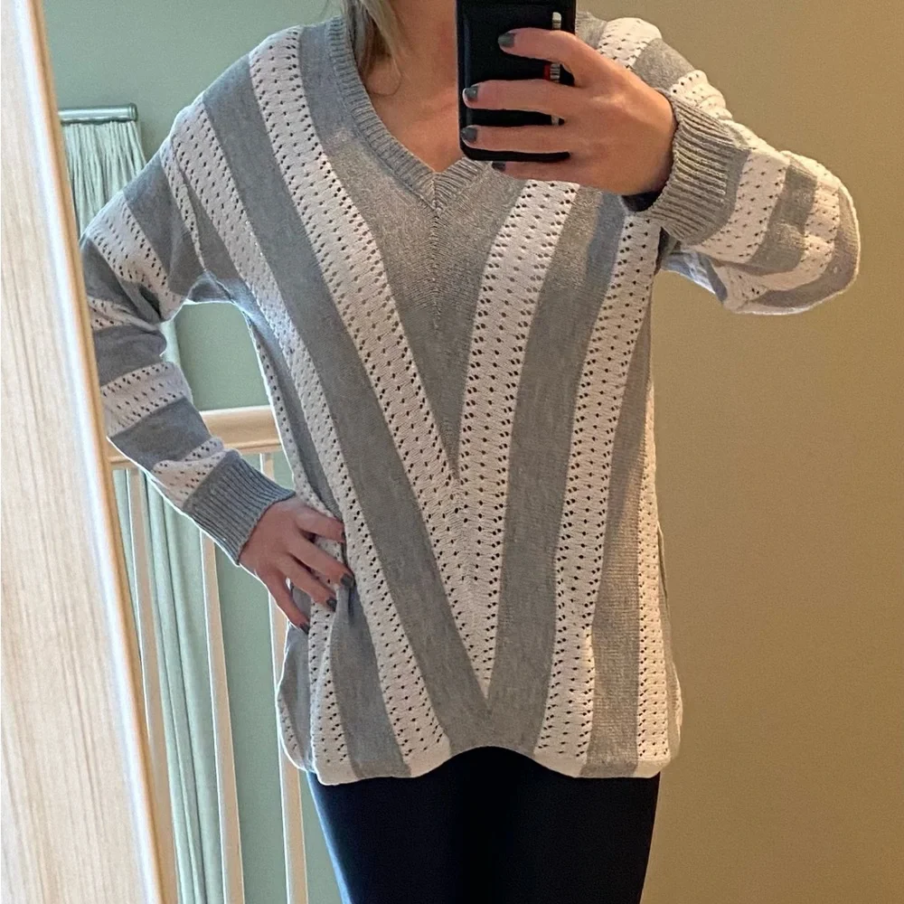 Sweater - Picture 1 of 3